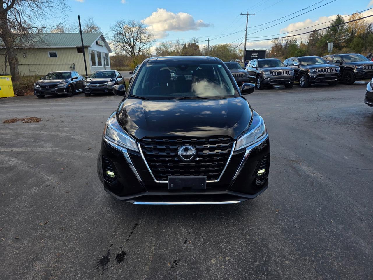 2022 Nissan Kicks S Photo