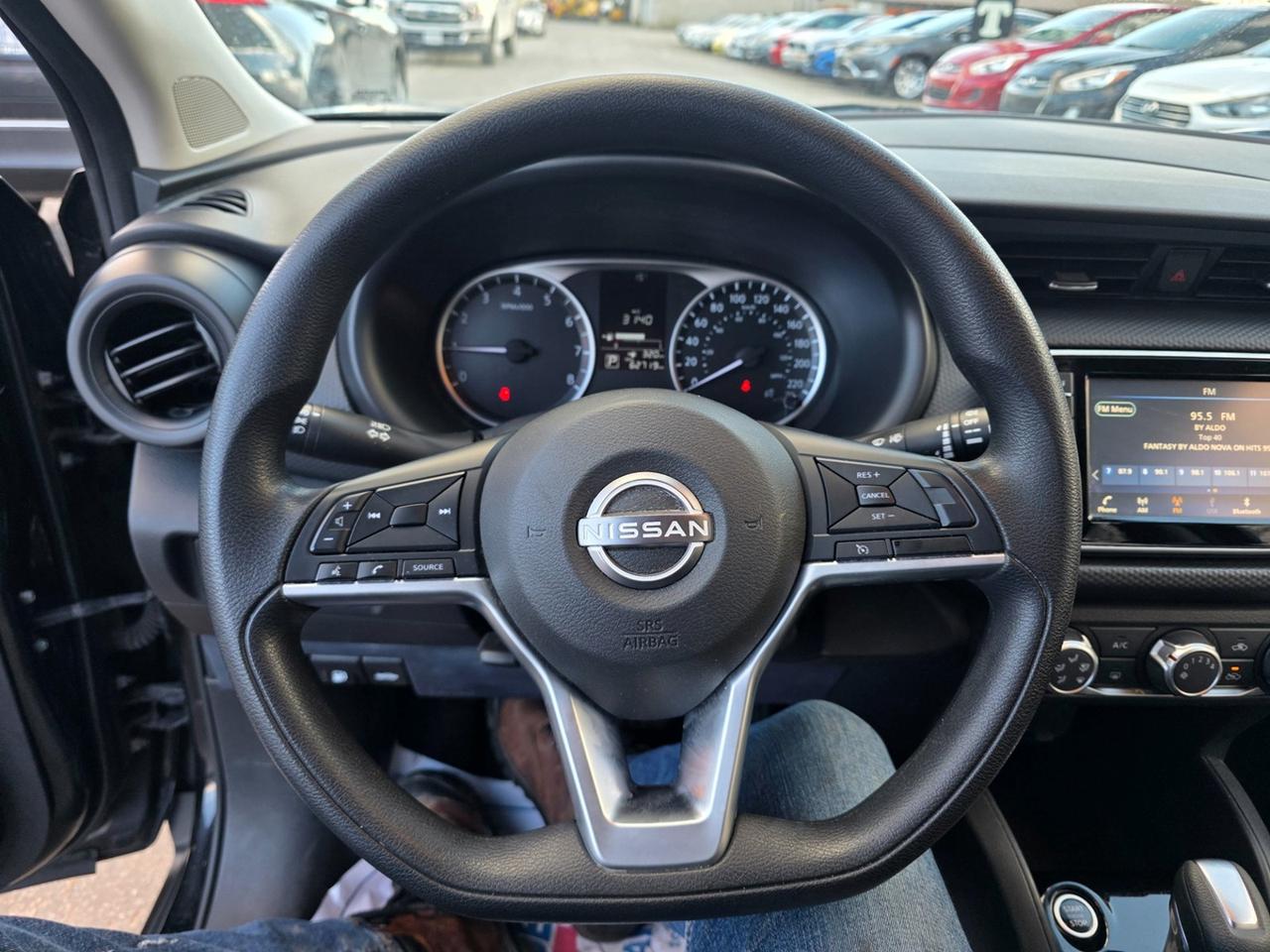 2022 Nissan Kicks S Photo
