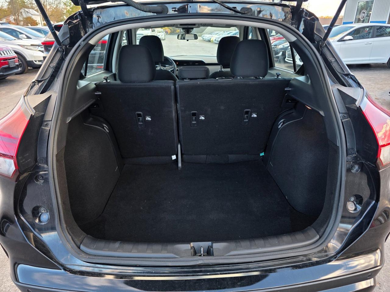 2022 Nissan Kicks S Photo