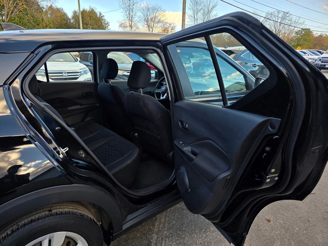 2022 Nissan Kicks S Photo