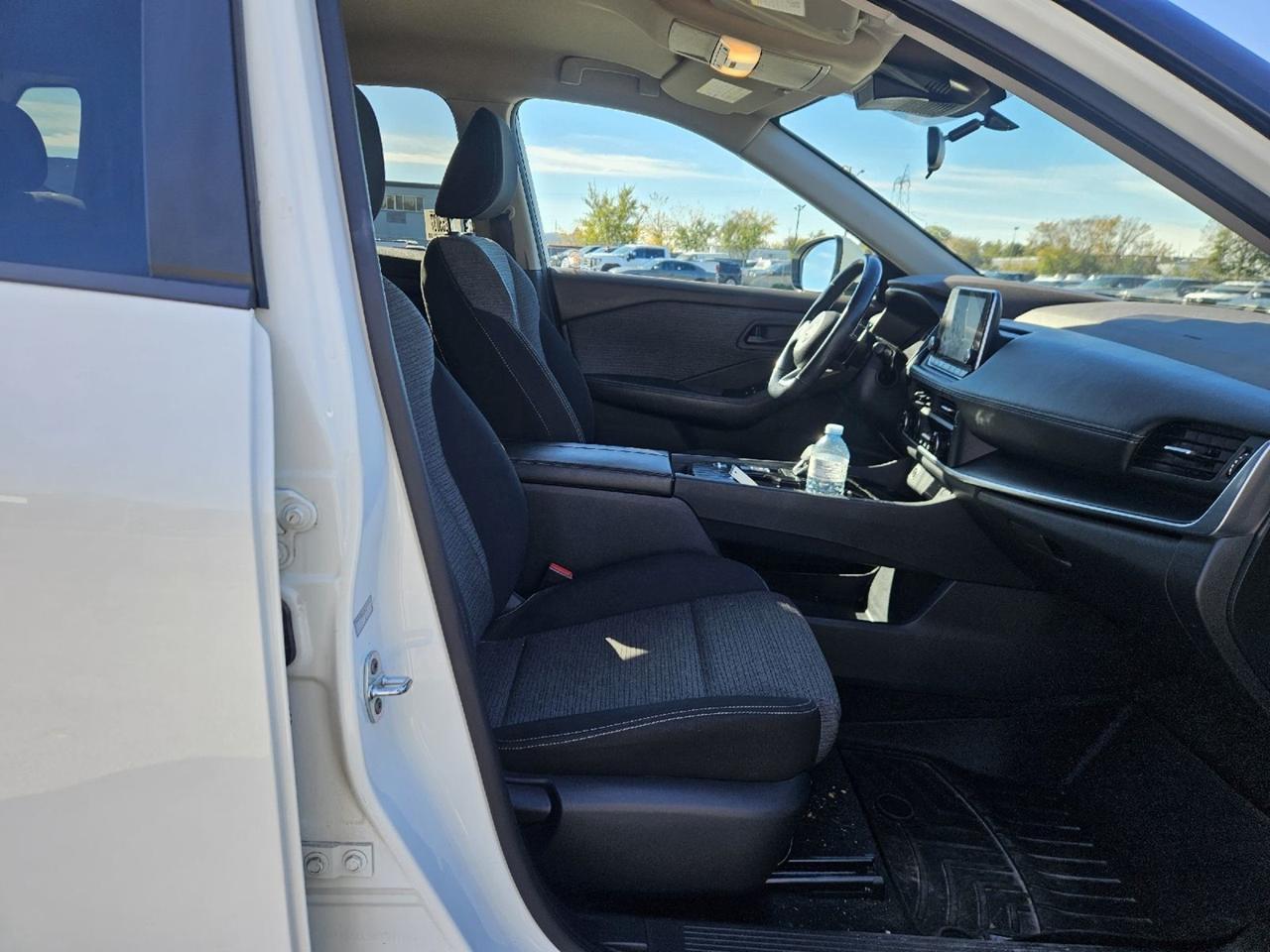 2022 Nissan Rogue S Photo4