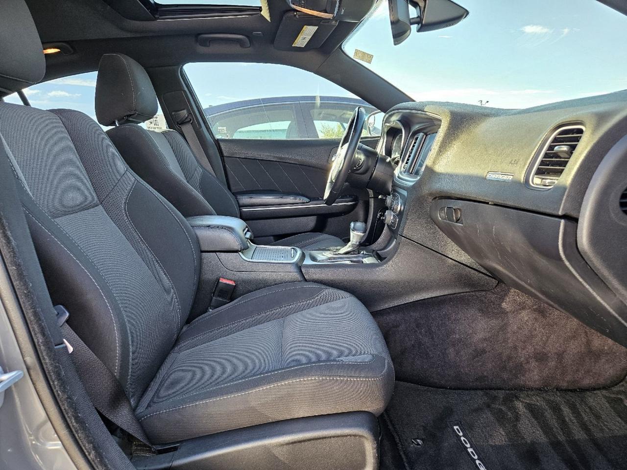 2017 Dodge Charger SXT Photo