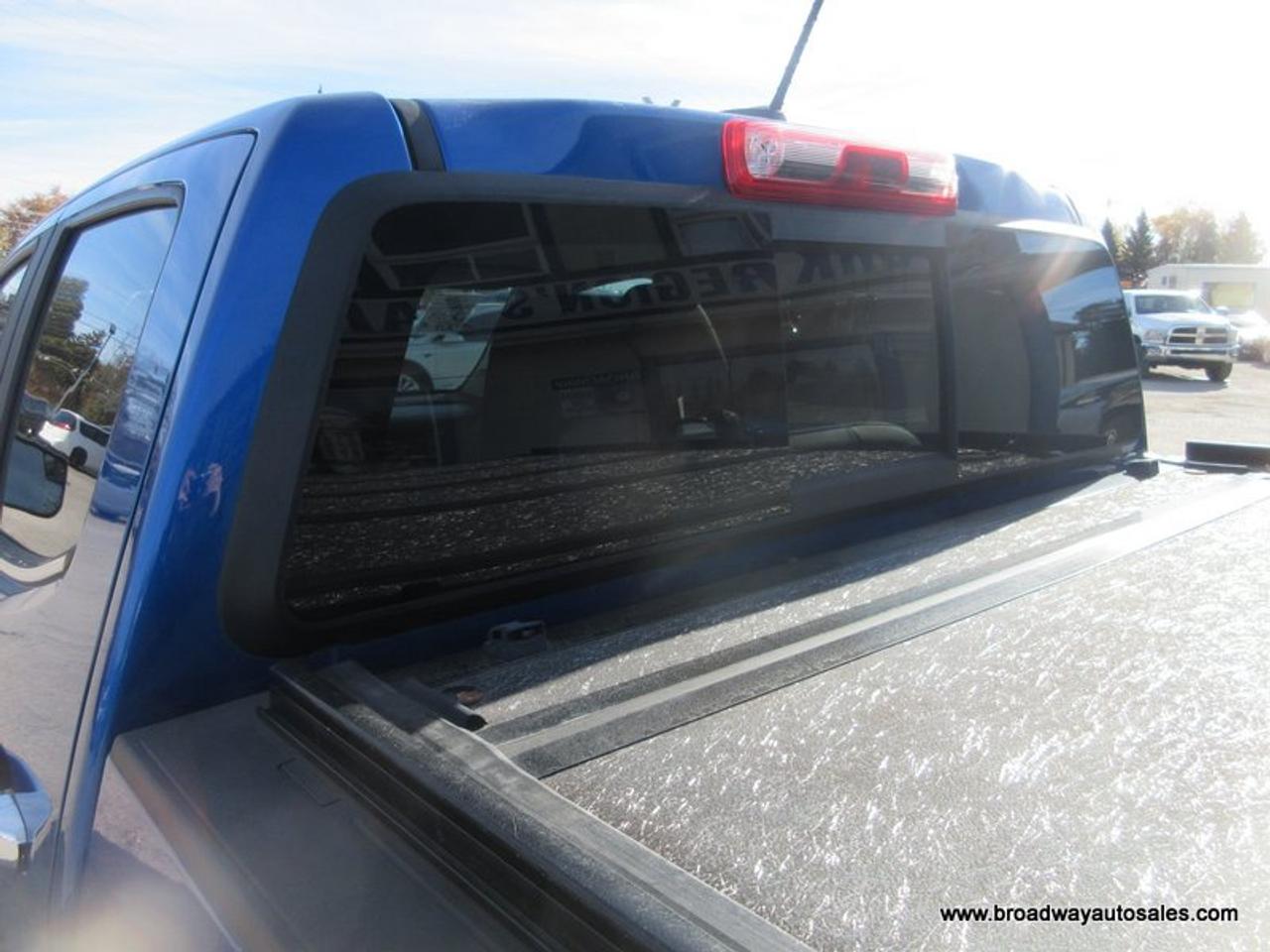 2018 GMC Canyon GREAT VALUE SLT-EDITION 5 PASSENGER 3.6L - V6.. 4X4.. CREW-CAB.. SHORTY.. LEATHER.. HEATED SEATS.. BACK-UP CAMERA.. BLUETOOTH SYSTEM.. Photo