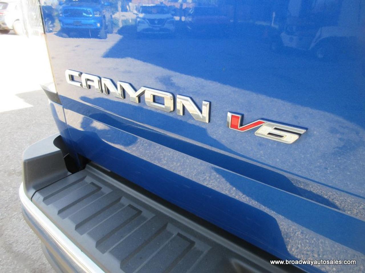 2018 GMC Canyon GREAT VALUE SLT-EDITION 5 PASSENGER 3.6L - V6.. 4X4.. CREW-CAB.. SHORTY.. LEATHER.. HEATED SEATS.. BACK-UP CAMERA.. BLUETOOTH SYSTEM.. Photo
