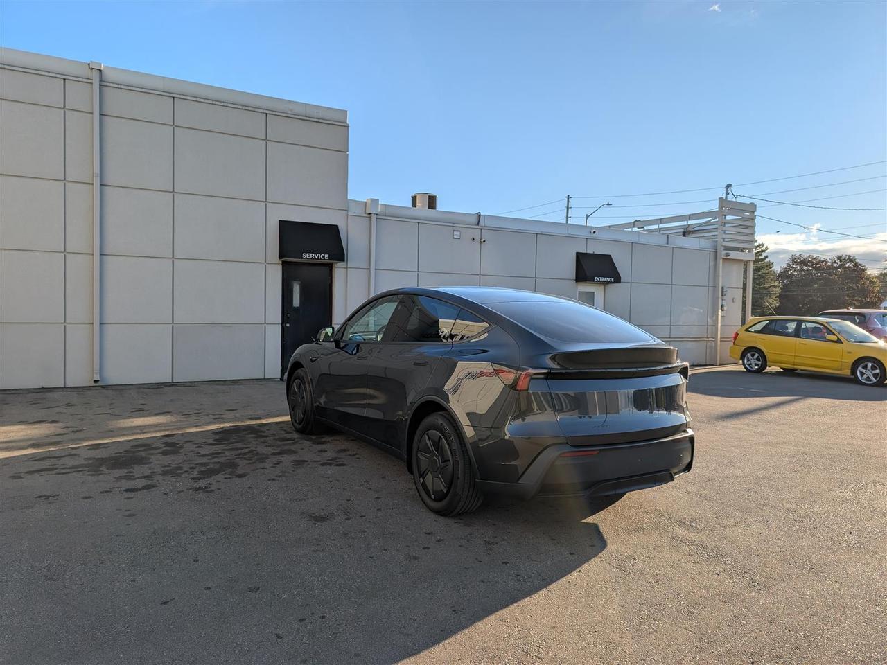 2026 Tesla Model Y  Photo2