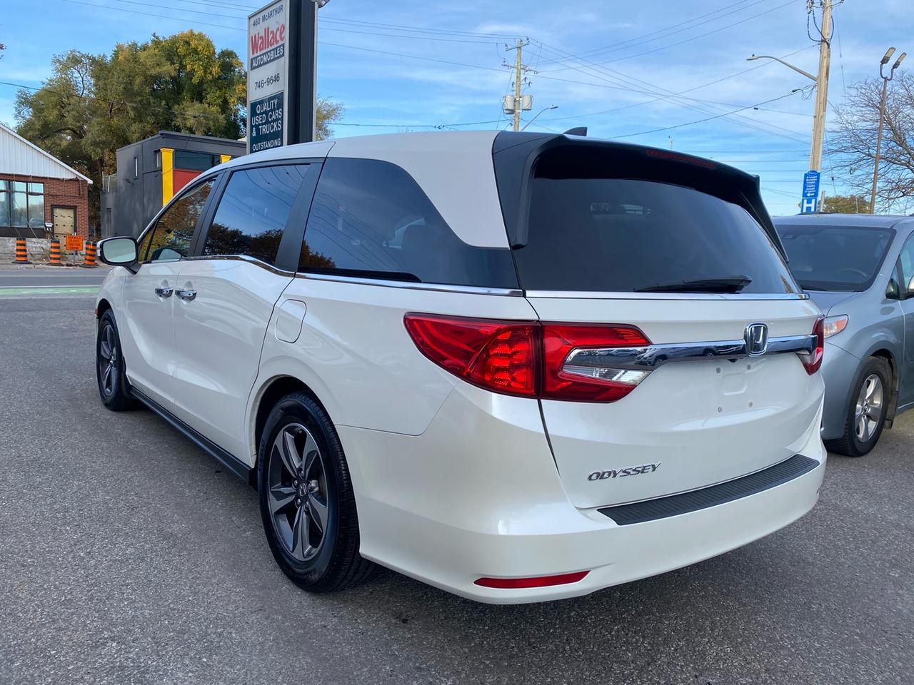 2018 Honda Odyssey EX | 8 Passenger | Sunroof | Power Sliding Doors Photo
