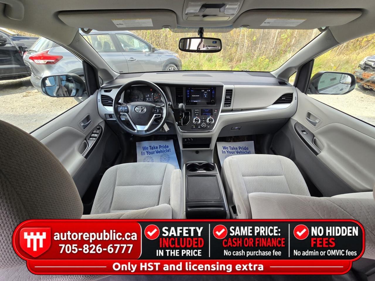 2016 Toyota Sienna LE Certified One Owner Well Maintained Photo2