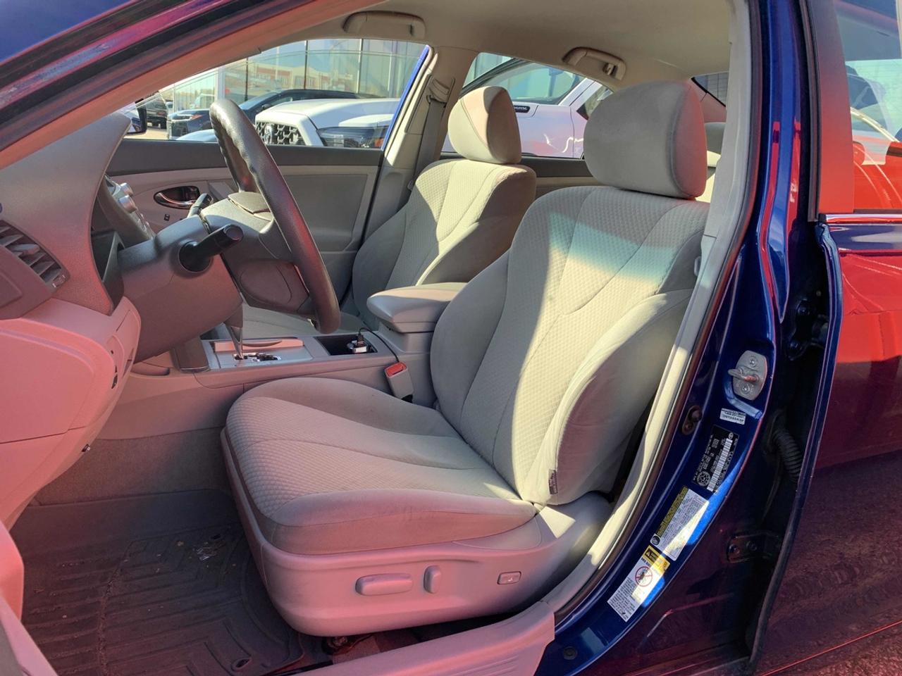 2007 Toyota Camry LE V6 - NO ACCIDENTS - ONE OWNER Photo1