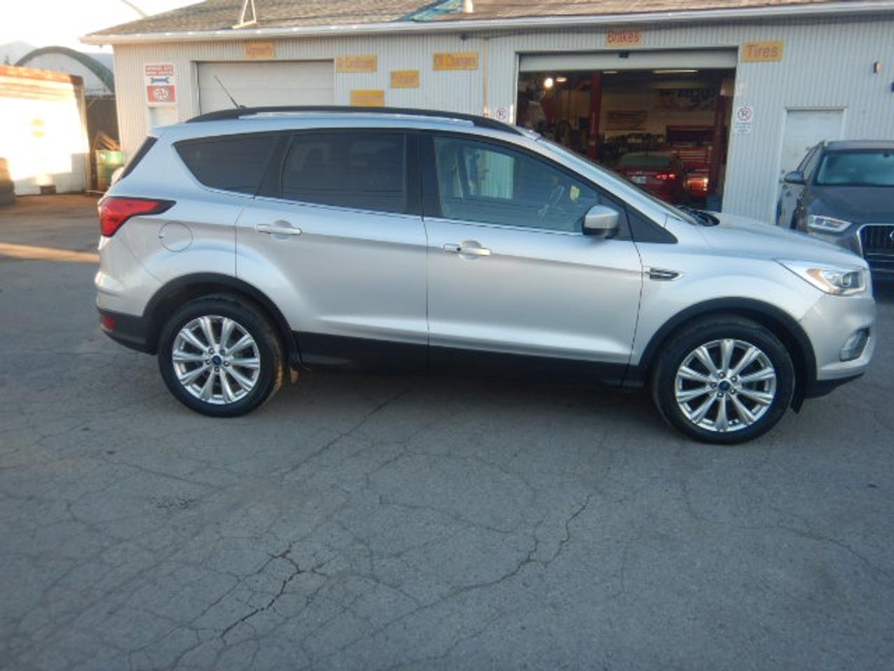 2019 Ford Escape SEL Photo