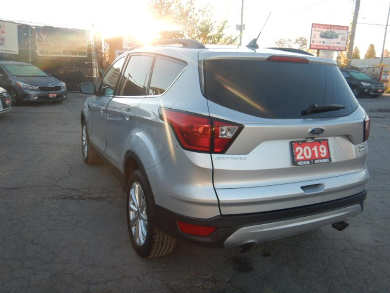 2019 Ford Escape SEL Photo