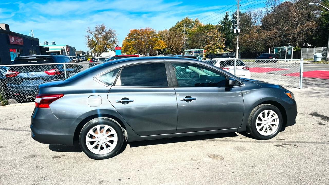 2017 Nissan Sentra SV Photo
