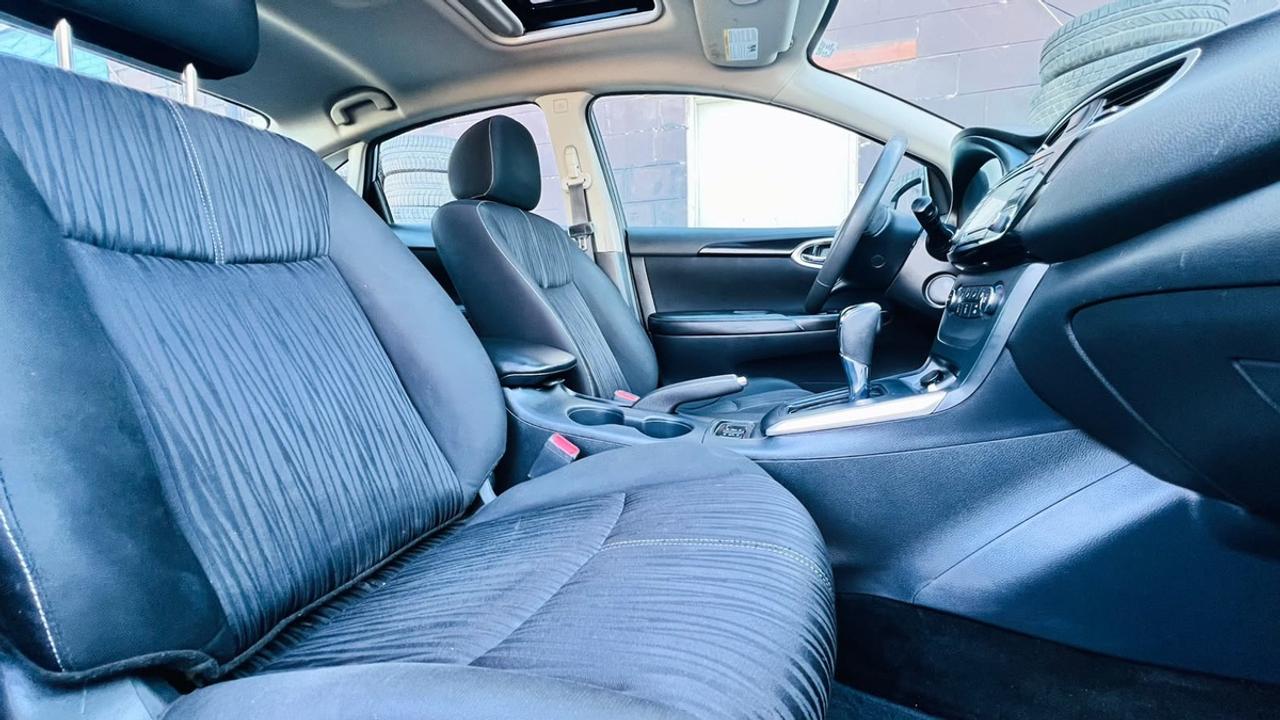 2017 Nissan Sentra SV Photo