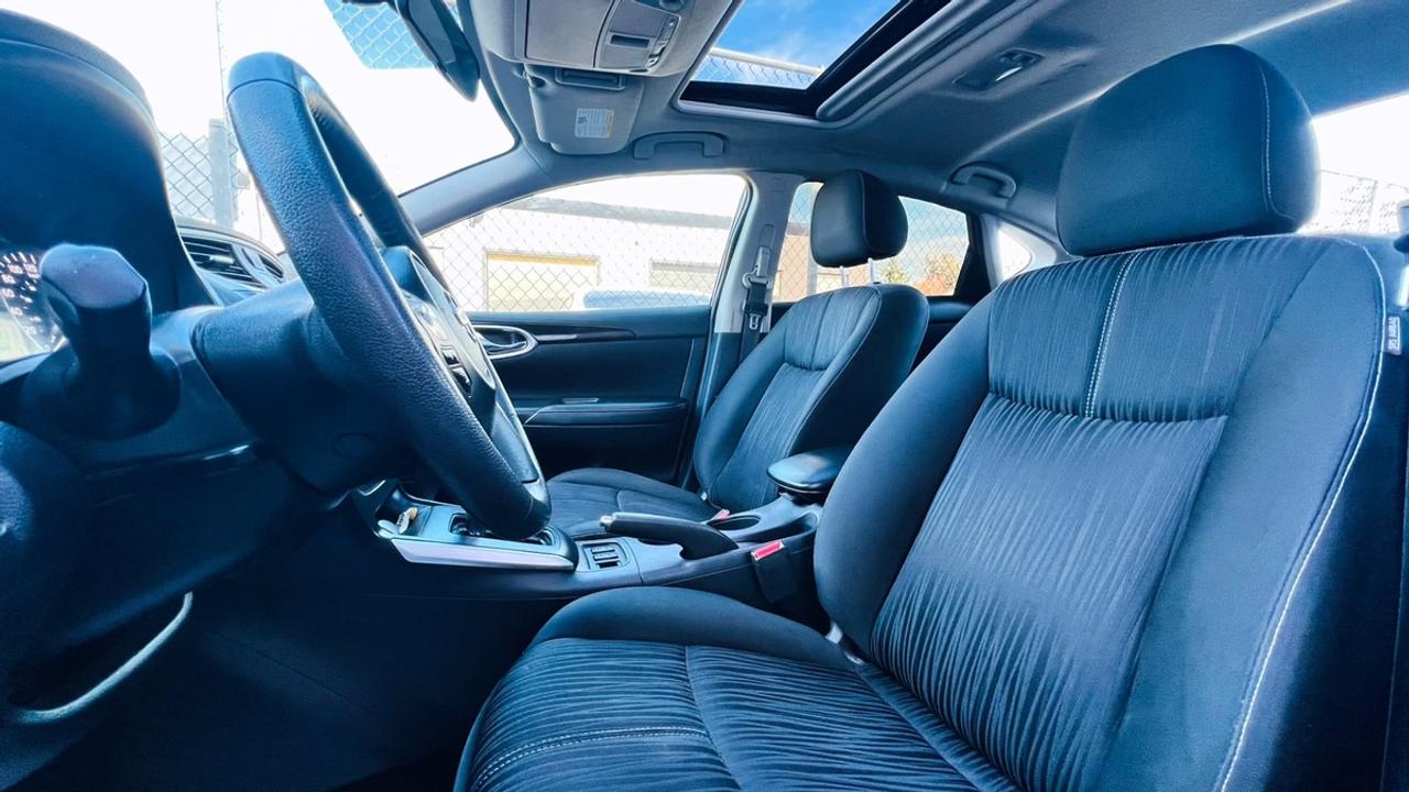 2017 Nissan Sentra SV Photo