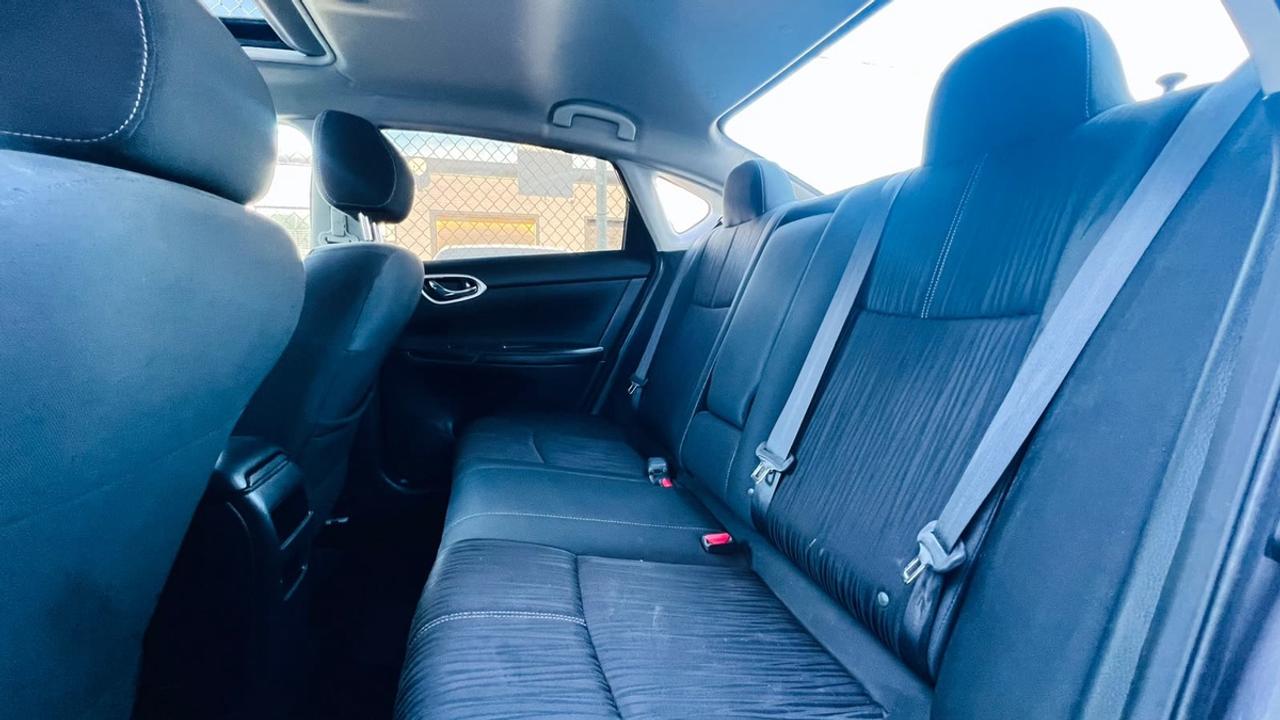 2017 Nissan Sentra SV Photo