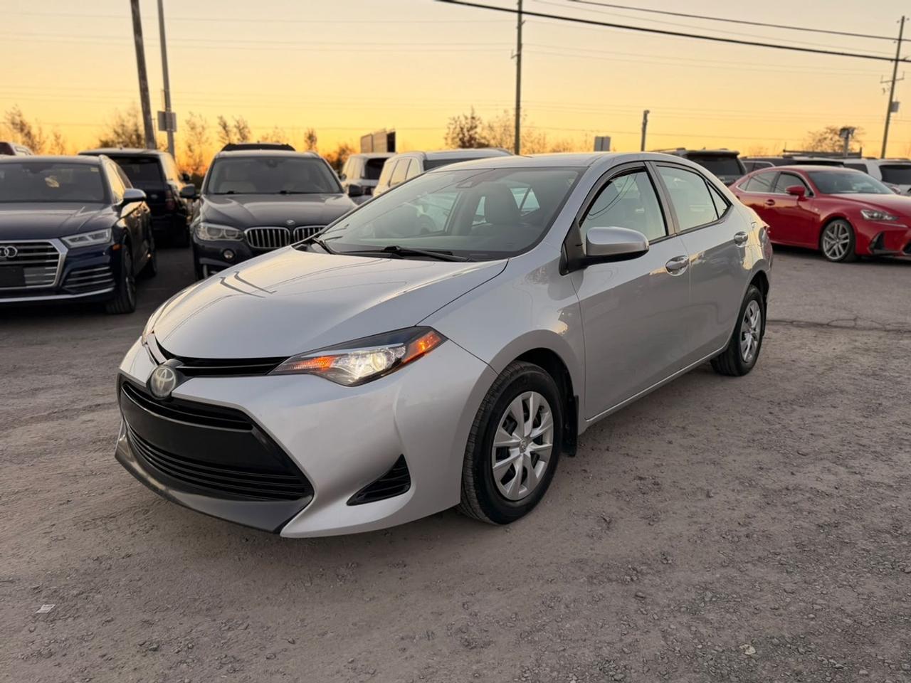 2017 Toyota Corolla LE Photo0
