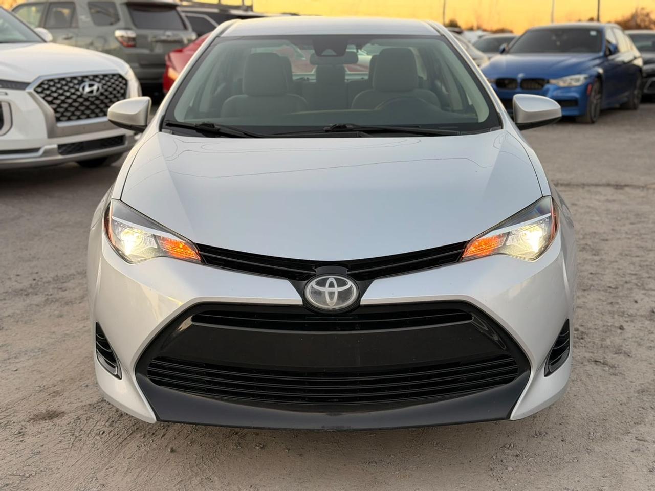 2017 Toyota Corolla LE Photo5