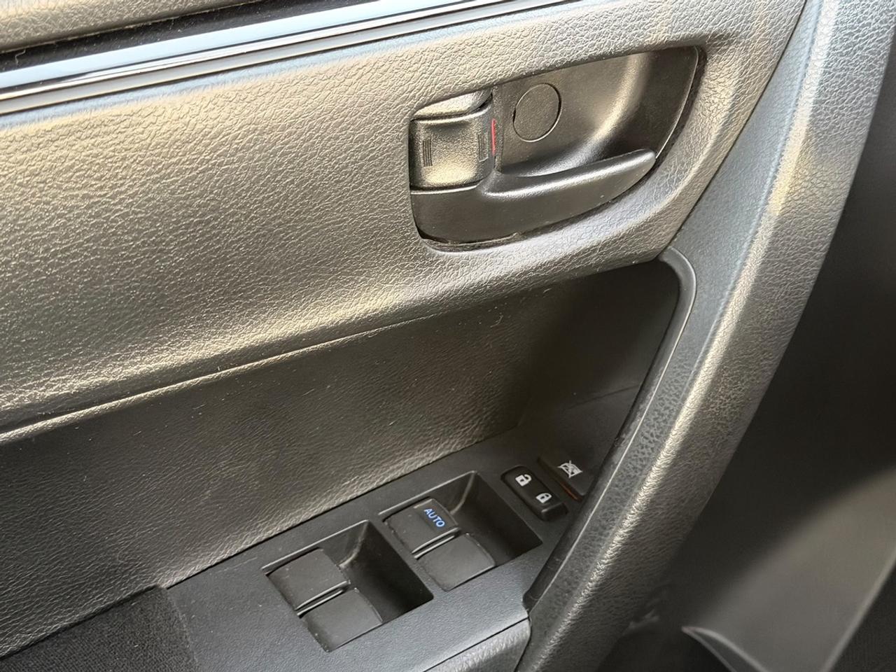 2017 Toyota Corolla LE Photo