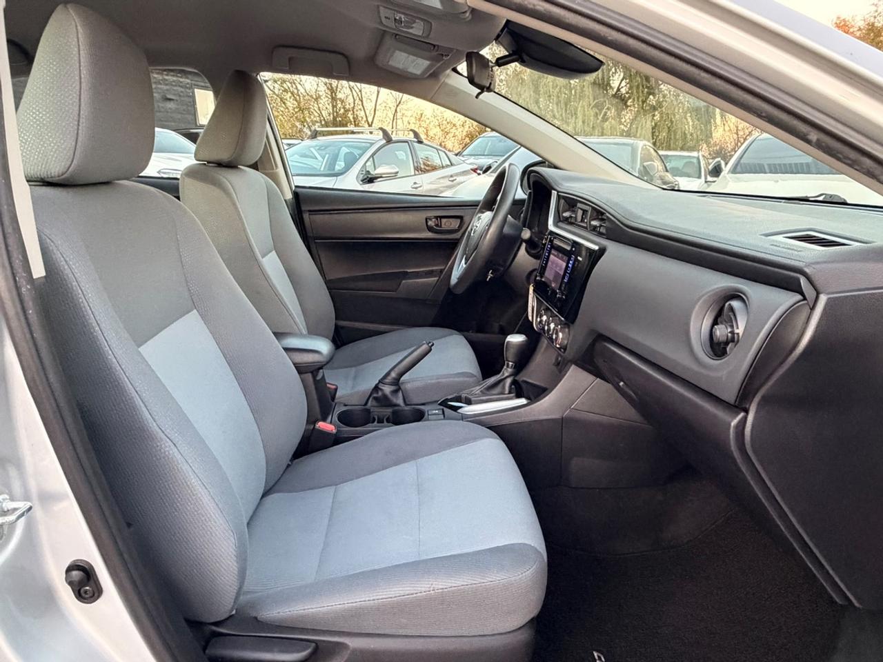 2017 Toyota Corolla LE Photo