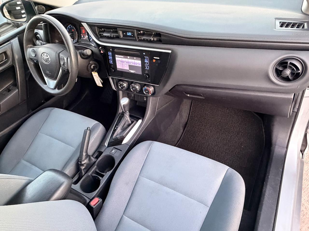 2017 Toyota Corolla LE Photo