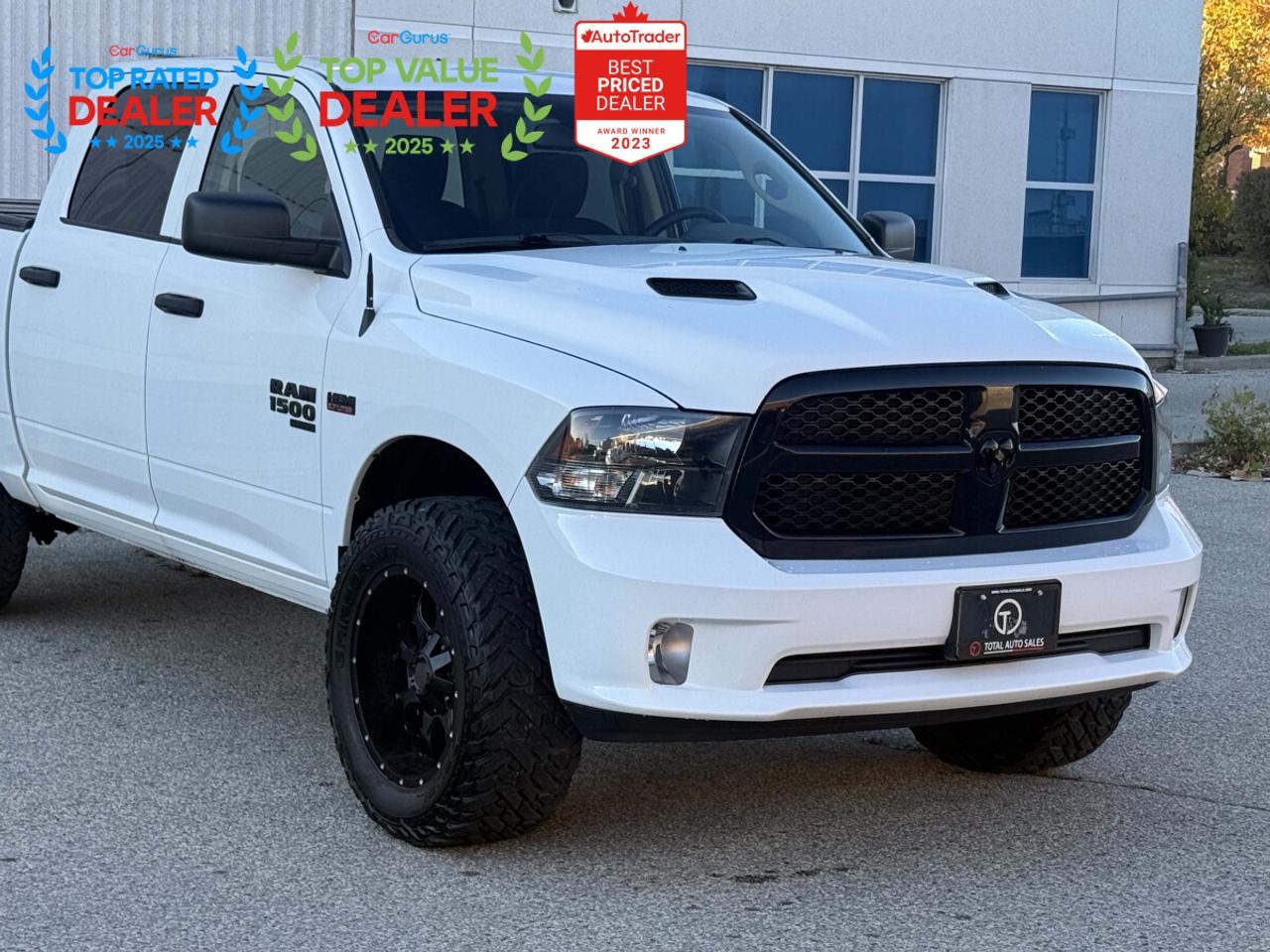 2019 RAM 1500 Classic EXPRESS NIGHT EDITION | LIFTED | ONE OWNER | REAR CAMERA Photo