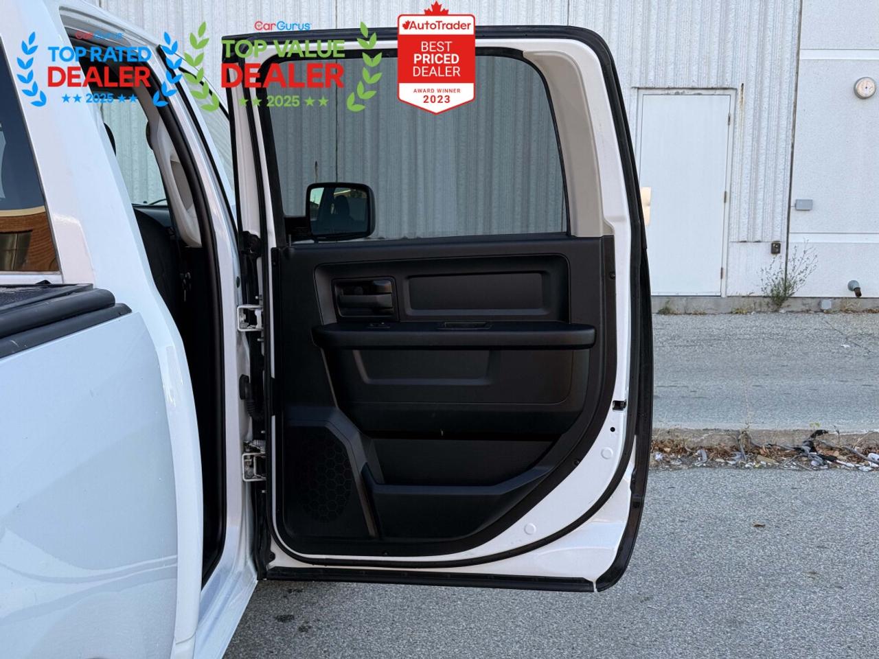 2019 RAM 1500 Classic EXPRESS NIGHT EDITION | LIFTED | ONE OWNER | REAR CAMERA Photo
