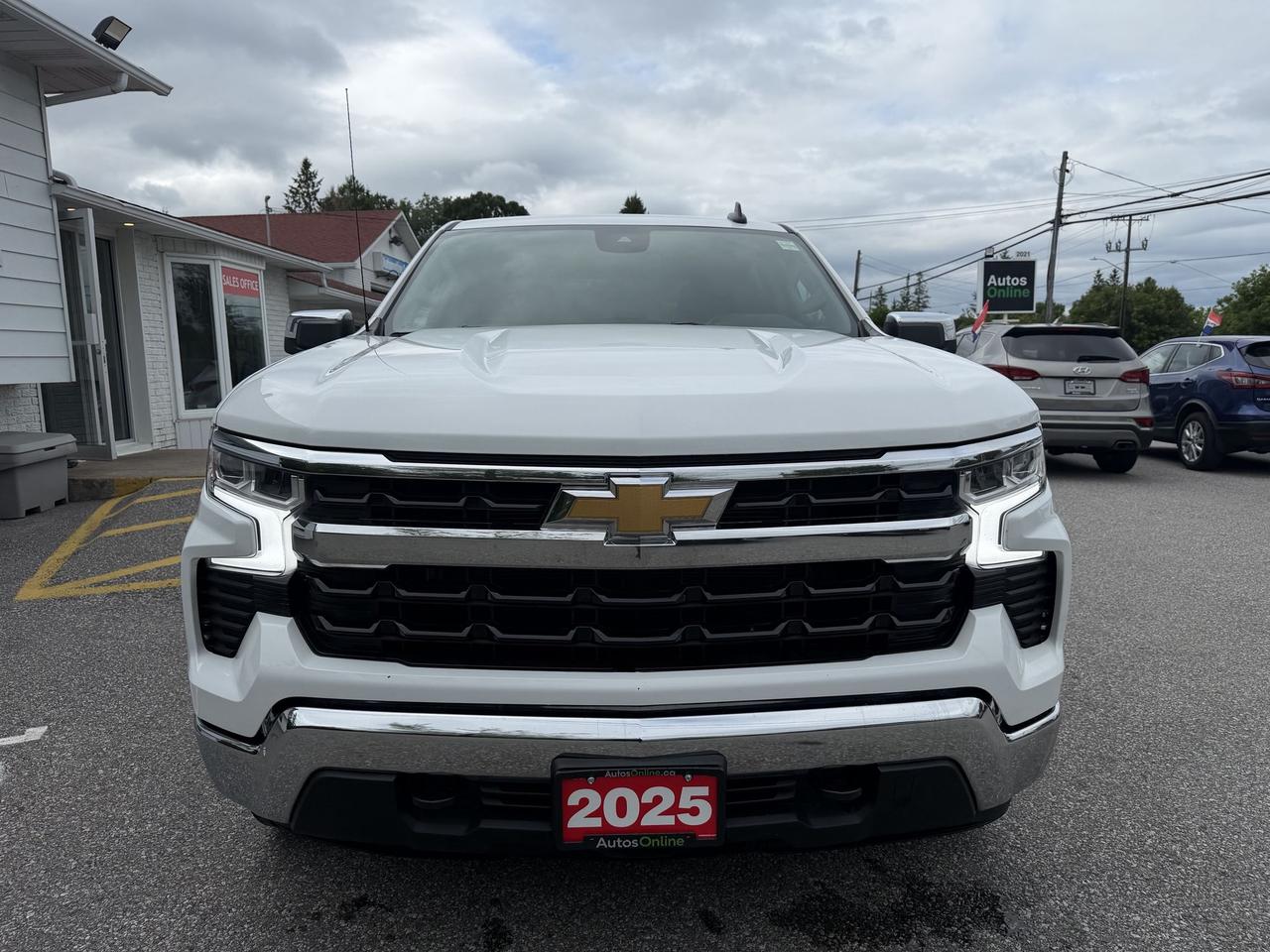 2025 Chevrolet Silverado 1500 LT 4x4-5.3L V8-FACTORY WARRANTY-DRIVE ASSIST Photo
