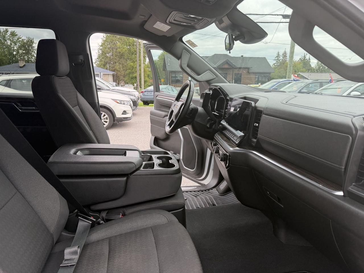 2025 Chevrolet Silverado 1500 LT 4x4-5.3L V8-FACTORY WARRANTY-DRIVE ASSIST Photo