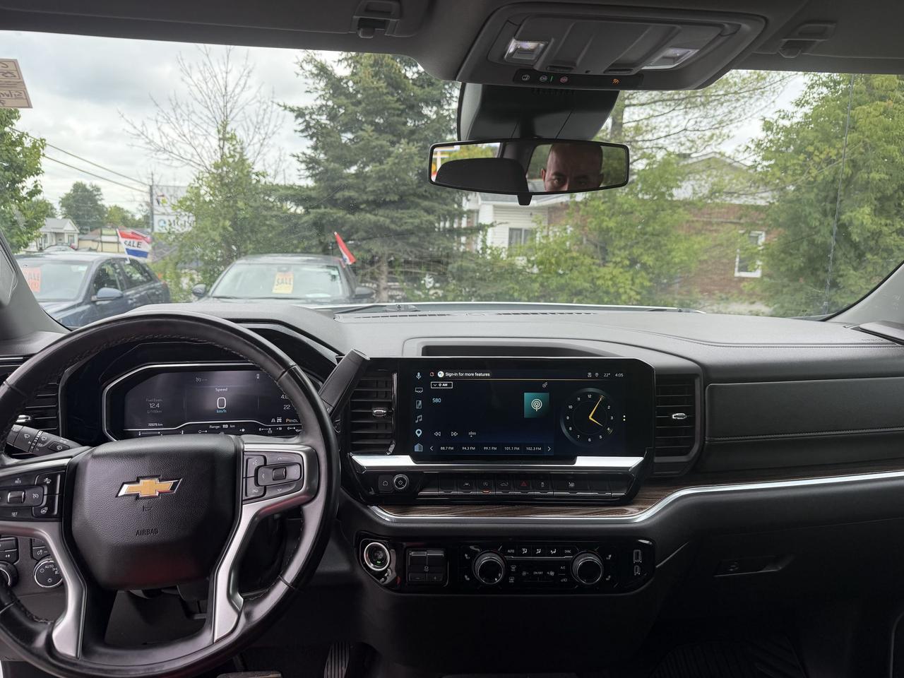 2025 Chevrolet Silverado 1500 LT 4x4-5.3L V8-FACTORY WARRANTY-DRIVE ASSIST Photo