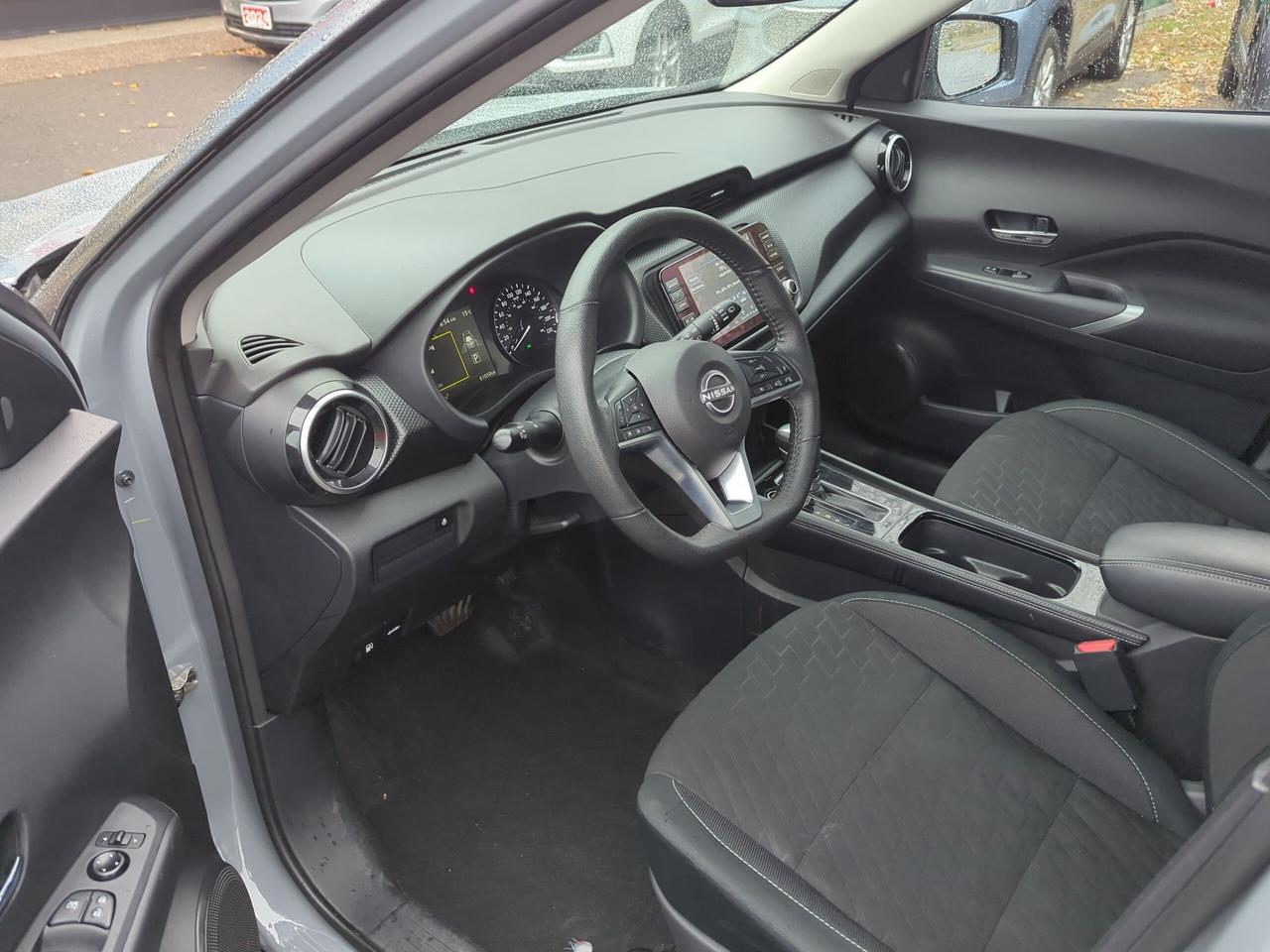 2025 Nissan Kicks Play SV