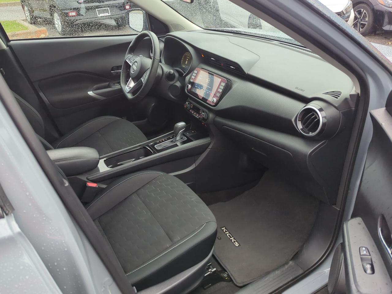 2025 Nissan Kicks Play SV