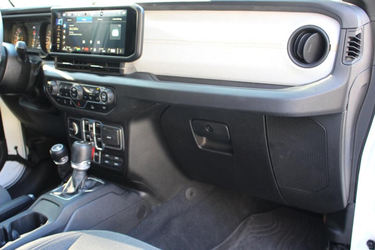 2024 Jeep Wrangler Willys*LowK*4x4*Heated Seats*CarPlay*Rear Cam Photo