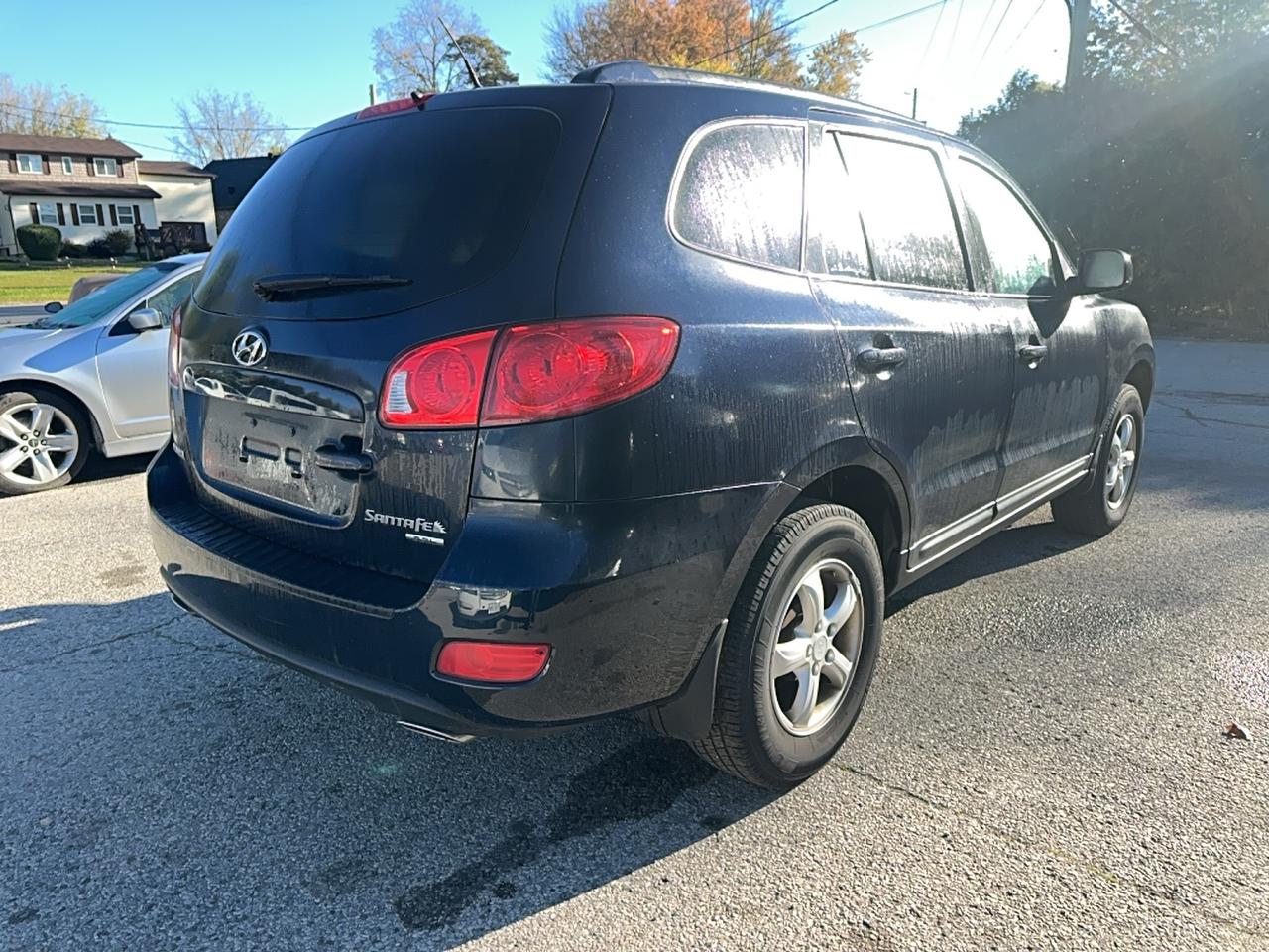 2009 Hyundai Santa Fe GL Photo3