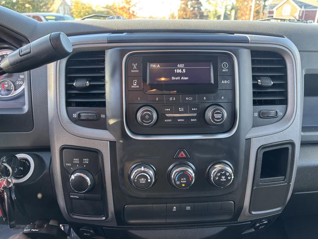 2015 RAM 1500 Tradesman Quad Cab 4WD No Accidents! Hemi! Photo