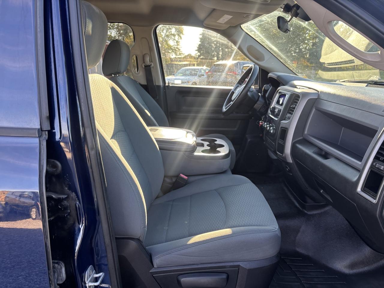 2015 RAM 1500 Tradesman Quad Cab 4WD No Accidents! Hemi! Photo