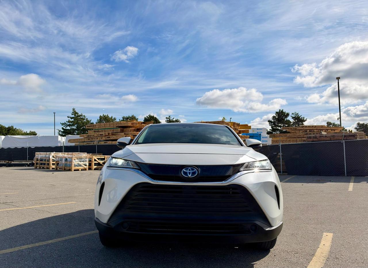 2022 Toyota Venza LE Photo1