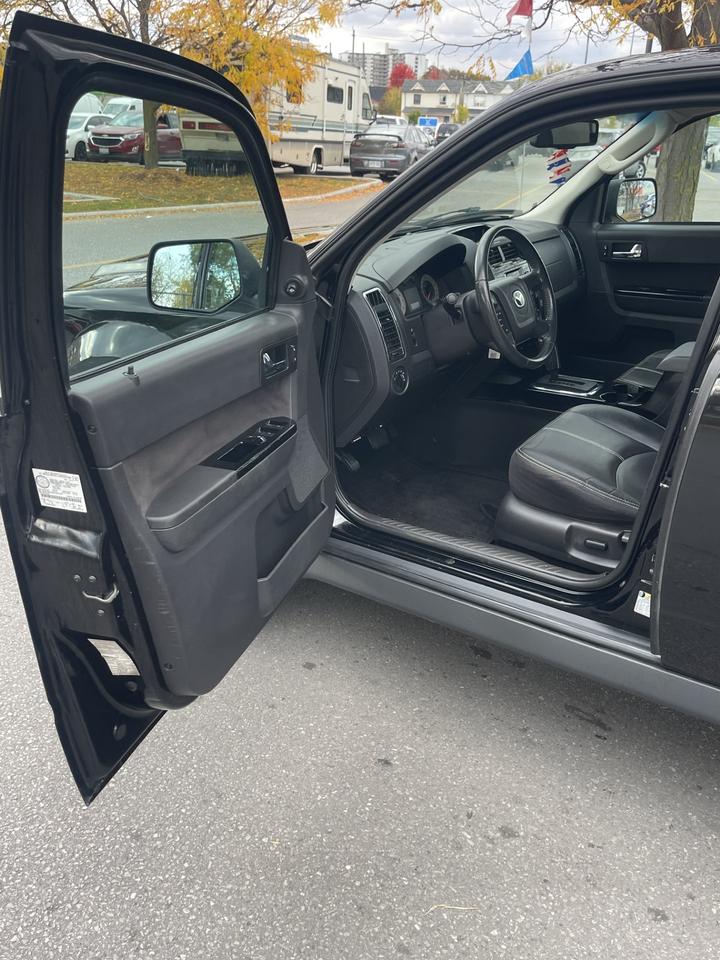 2010 Mazda Tribute GT   4WD  POWER SUNROOF   HEATED LEATHER Photo