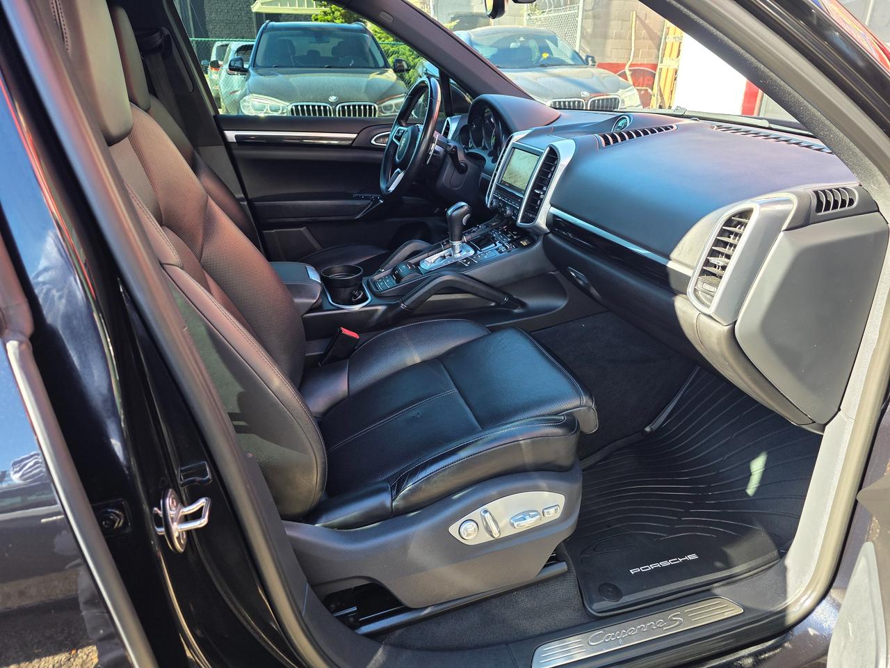 2015 Porsche Cayenne S e-Hybrid AWD Photo