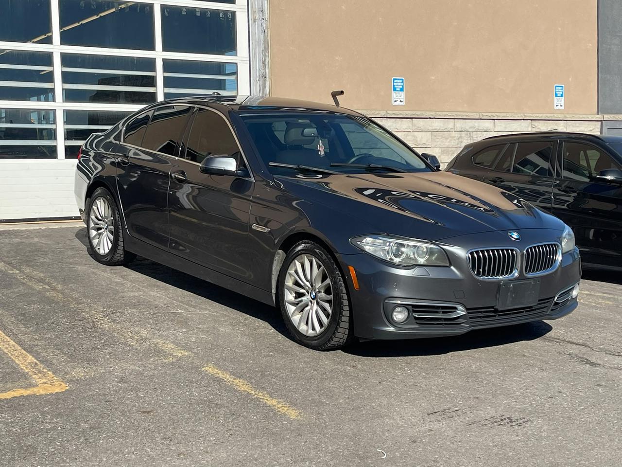 2015 BMW 5 Series 528i xDrive | CLEAN CARFAX | NO CLAIMS | Photo4