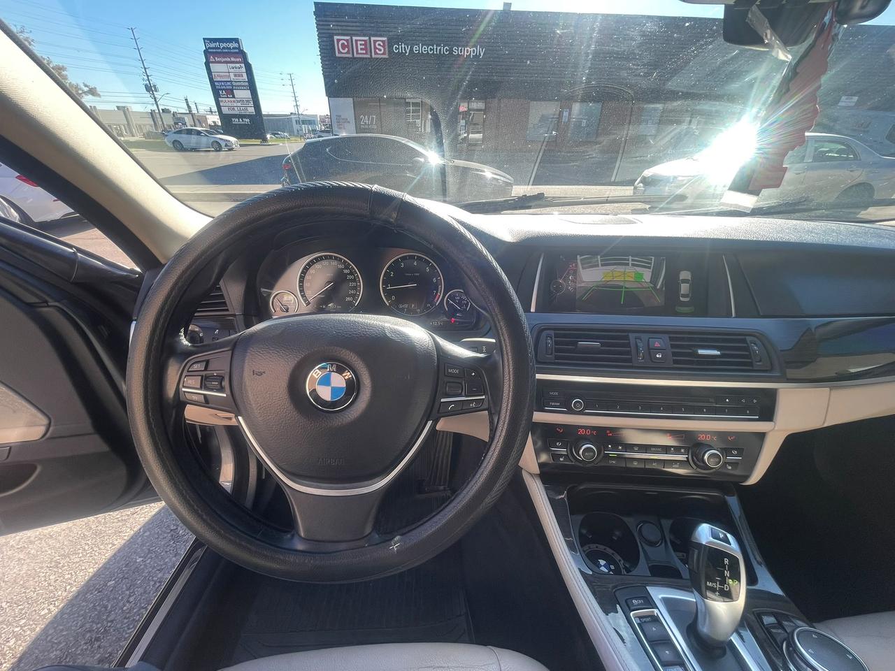2015 BMW 5 Series 528i xDrive | CLEAN CARFAX | NO CLAIMS | Photo