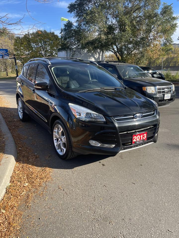 2013 Ford Escape TITANIUM    4WD    PANORAMIC ROOF Photo