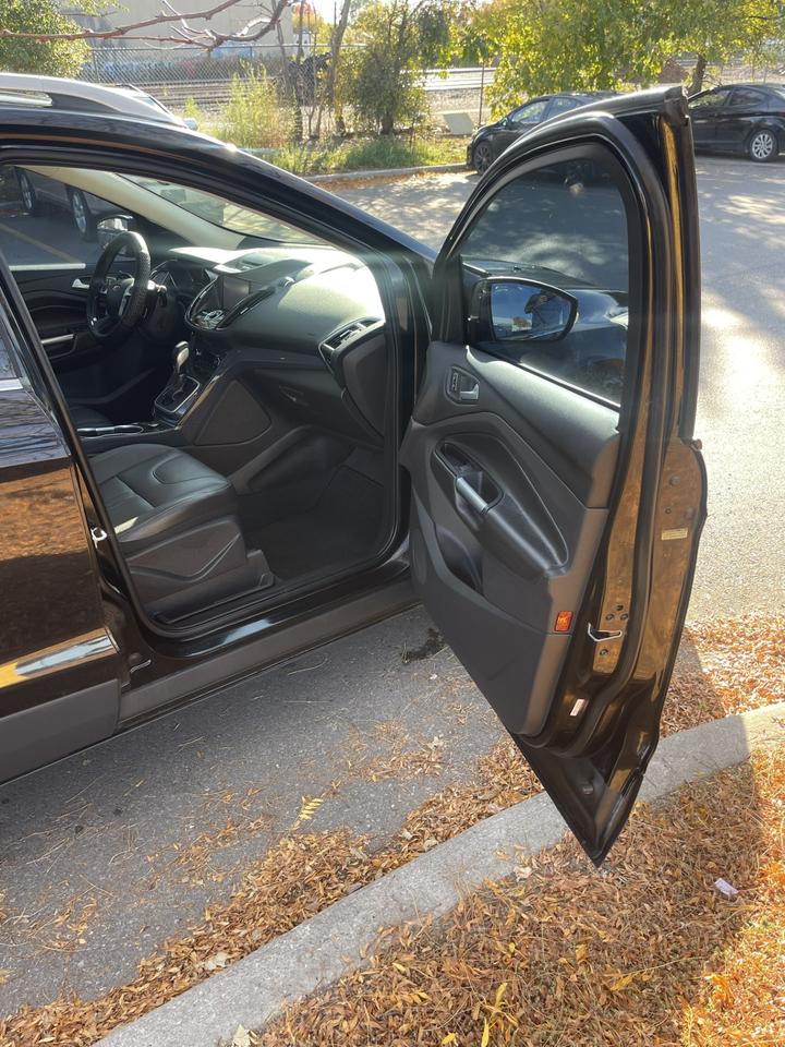 2013 Ford Escape TITANIUM    4WD    PANORAMIC ROOF Photo