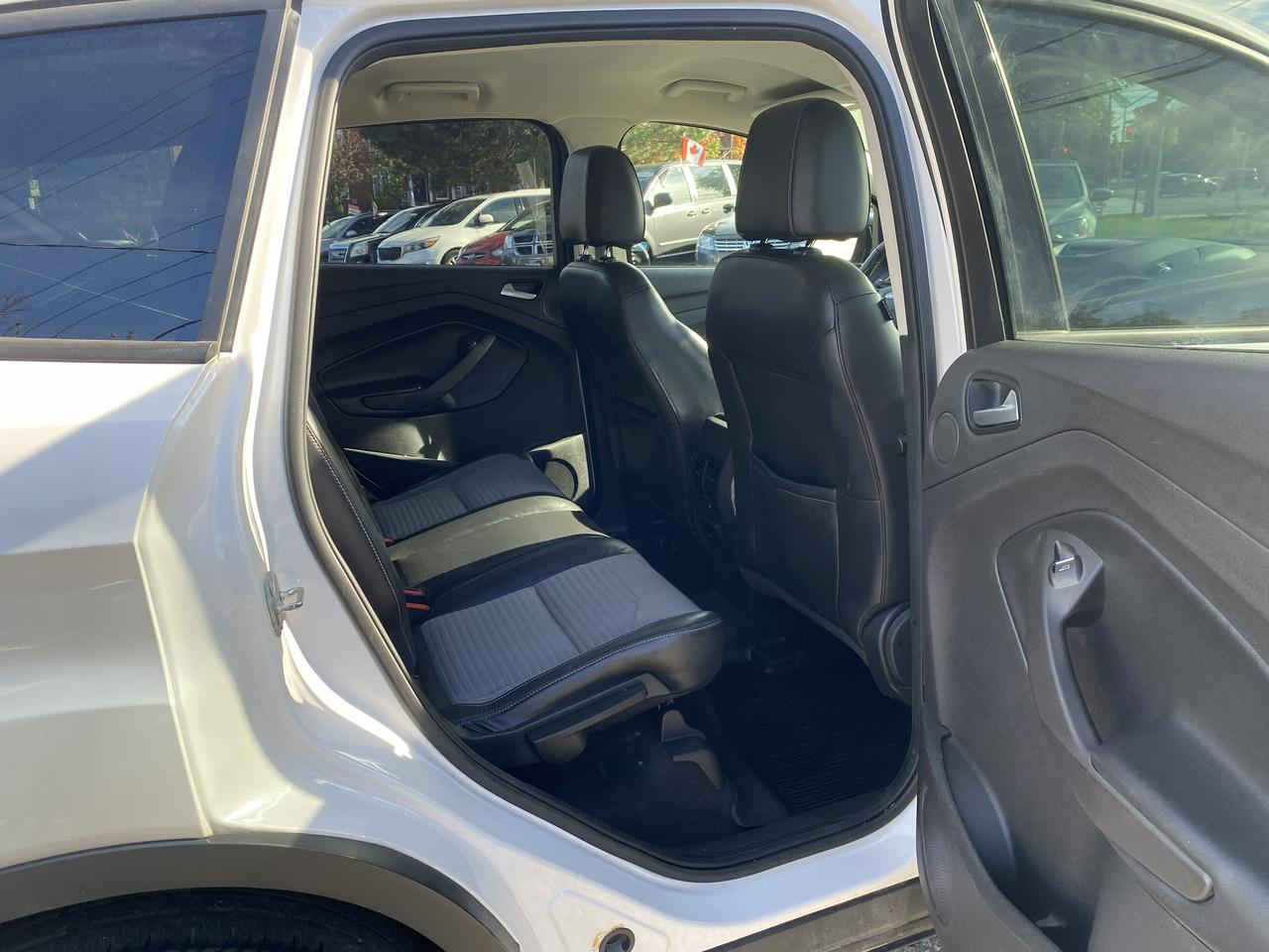 2017 Ford Escape Accident Free/1Owner/AWD/Gas Saver/Bck Camera Photo