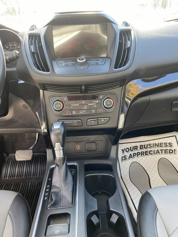 2017 Ford Escape Accident Free/1Owner/AWD/Gas Saver/Bck Camera Photo