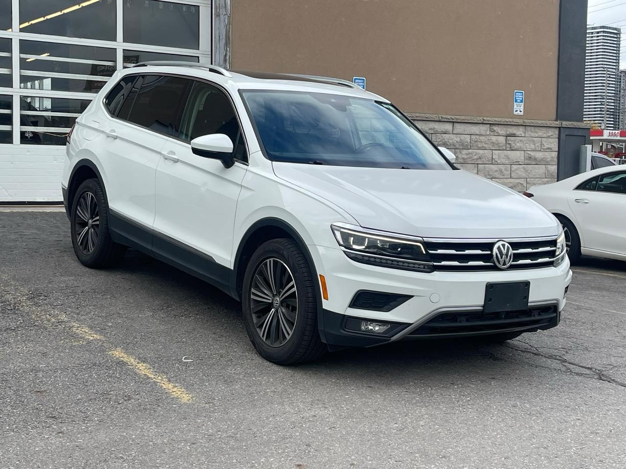 White 2018 Volkswagen Tiguan SUV / Crossover Automatic