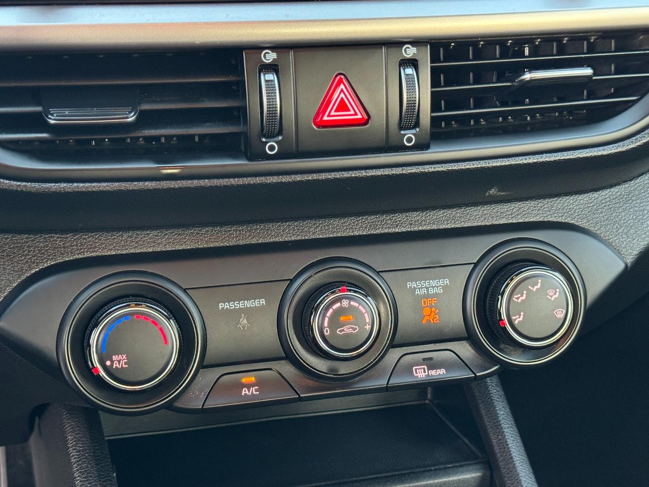 2021 Kia Forte LX+CLEAN CARFAX+APPLEPLAY Photo