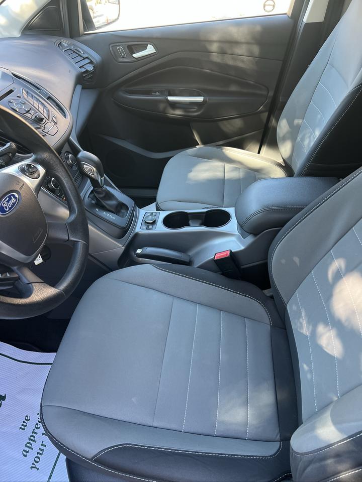 2016 Ford Escape SE Photo