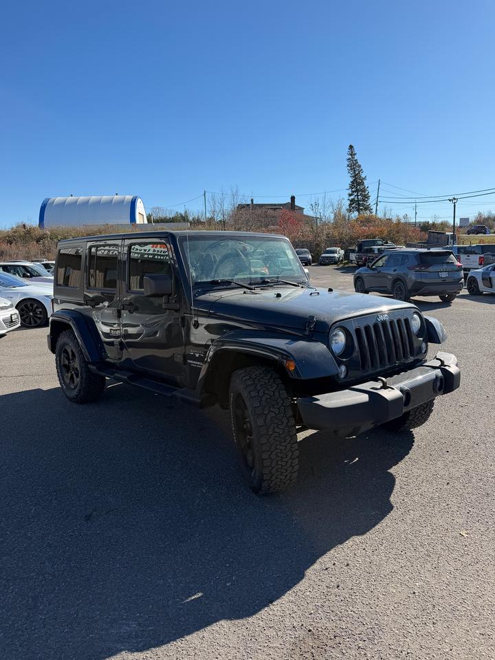 2017 Jeep Wrangler 4WD 4DR SAHARA Photo