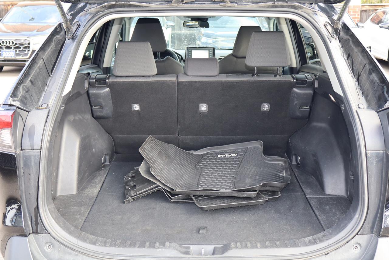 2022 Toyota RAV4 Hybrid LE AWD Photo