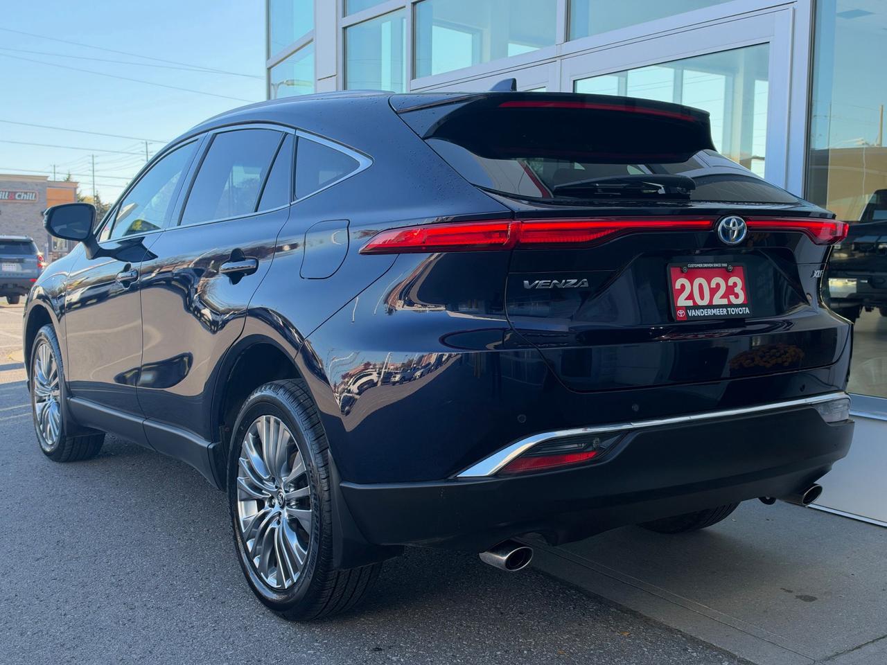 2023 Toyota Venza XLE-ONE OWNER-BOUGHT+SERVICED HERE! Photo