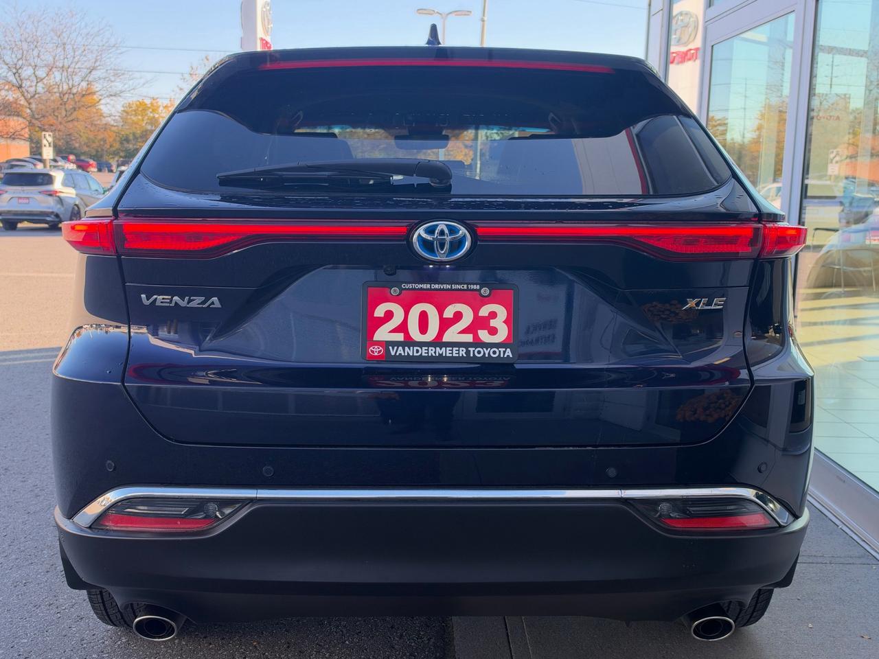2023 Toyota Venza XLE-ONE OWNER-BOUGHT+SERVICED HERE! Photo